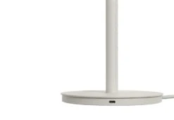 Muuto Linear Table Lamp, 2020 7 Muuto Linear Table Lamp, 2020 -Light Haven Shop linear table lamp thomas bentzen muuto twentytwentyone 4